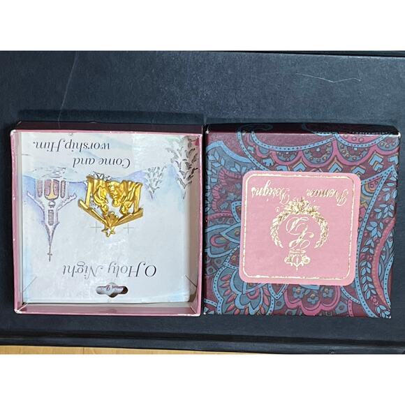 Vintage Nativity Christmas Pin. O Holy Night. W/box. gold tone. - Picture 3 of 3